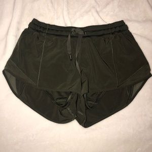 Lululemon Hotty Hot short